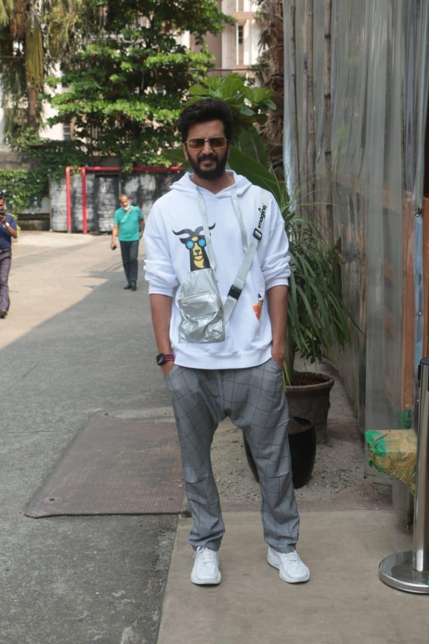 Riteish Deshmukh too made an appearance at the birthday bash. He has worked with Rakul Preet Singh in Marjaavaan.